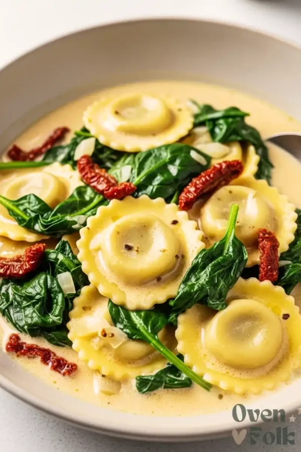 Easy Weeknight Dinner : Creamy Tuscan Ravioli Soup